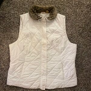 Northcrest Women's White Cream Quilted Detail Vest with Faux Fur Collar